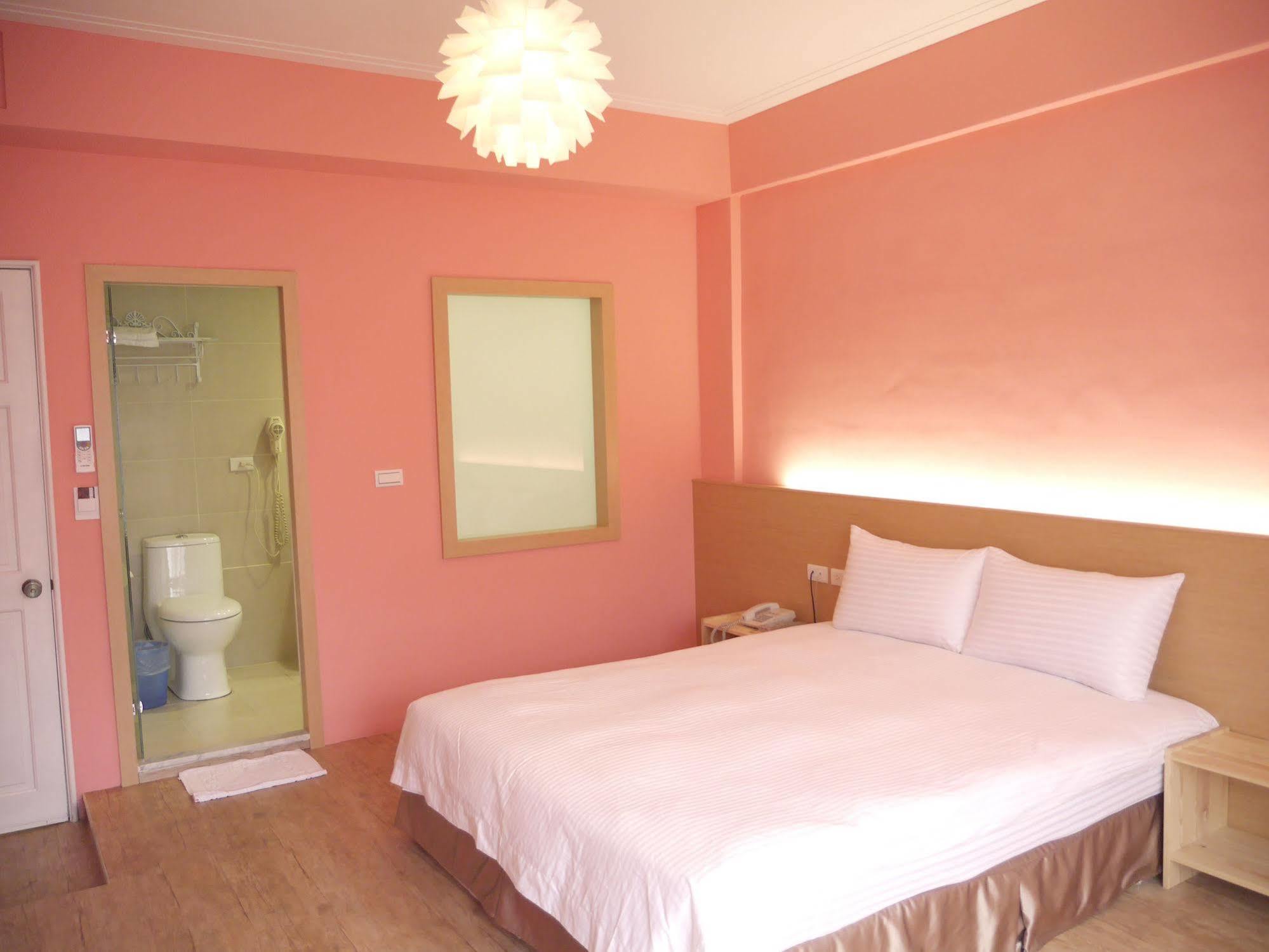 Young Motel Taitung Экстерьер фото