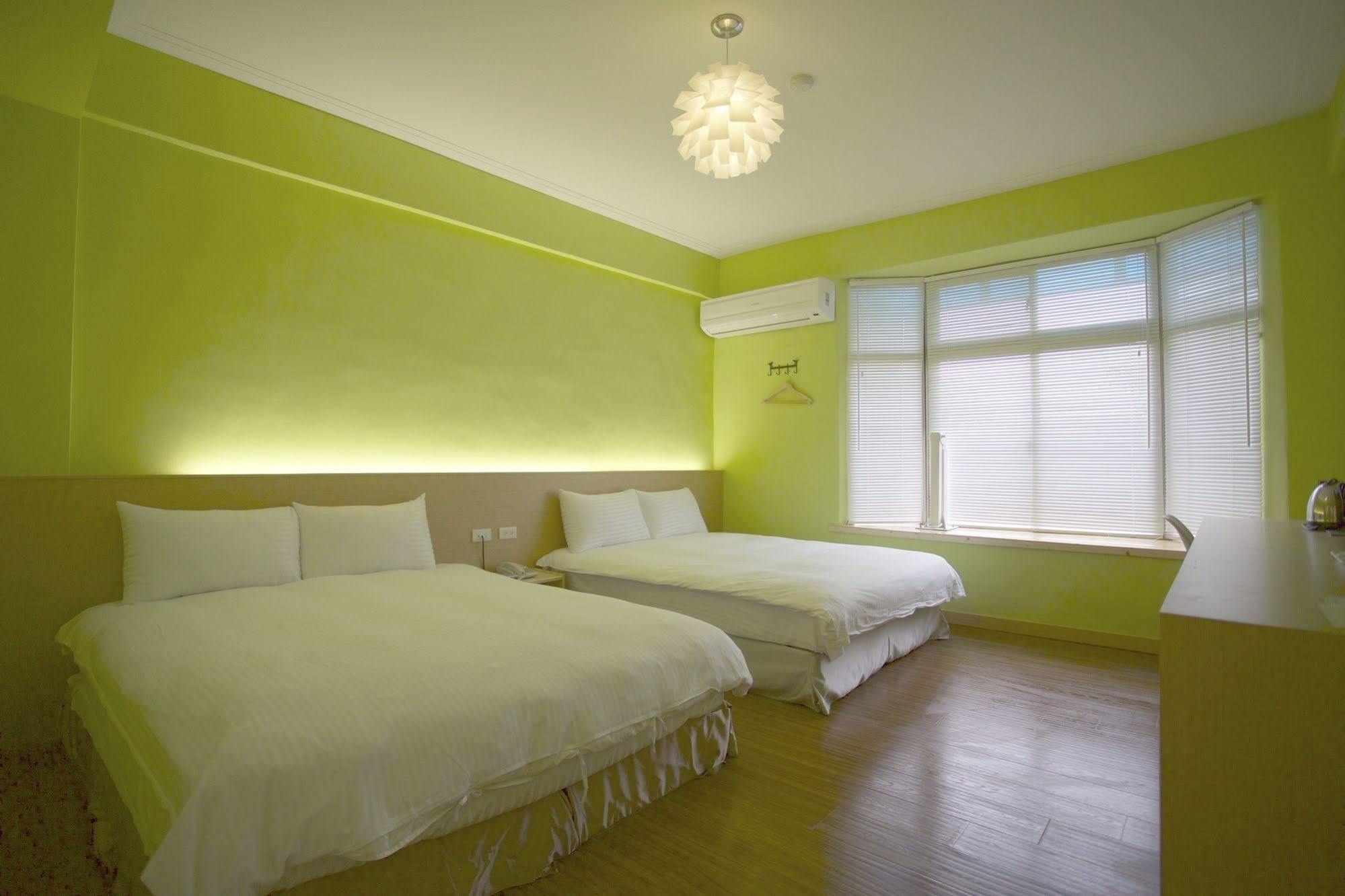 Young Motel Taitung Экстерьер фото