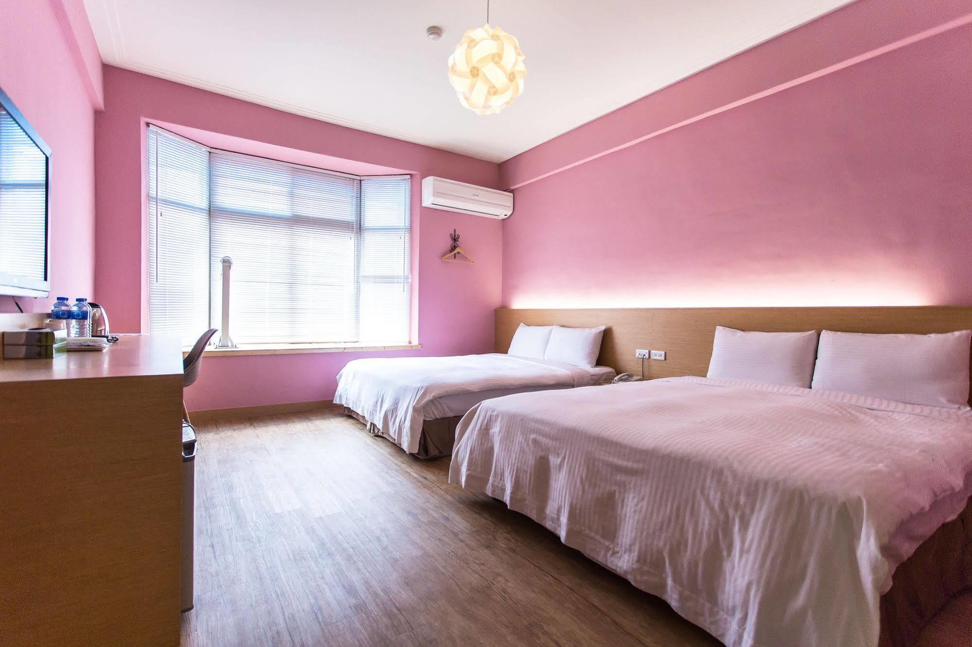 Young Motel Taitung Экстерьер фото