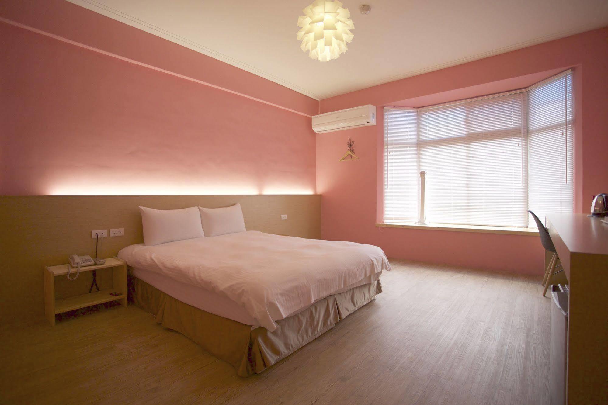 Young Motel Taitung Экстерьер фото