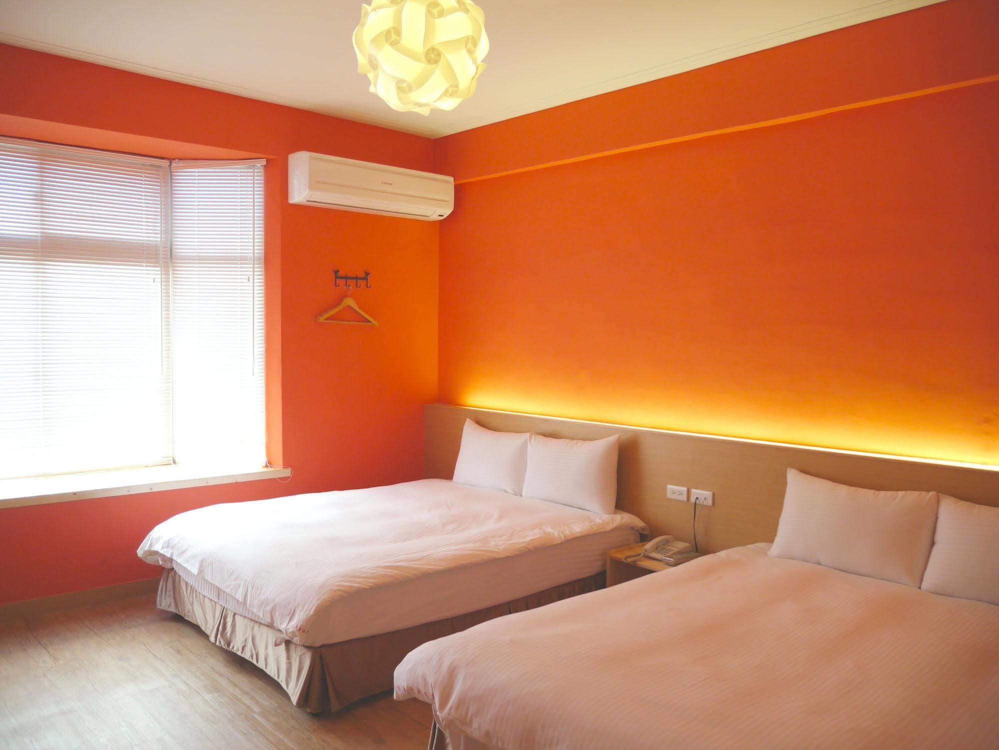 Young Motel Taitung Экстерьер фото