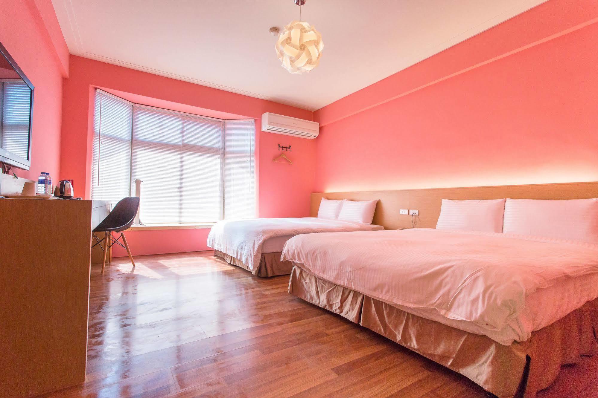 Young Motel Taitung Экстерьер фото