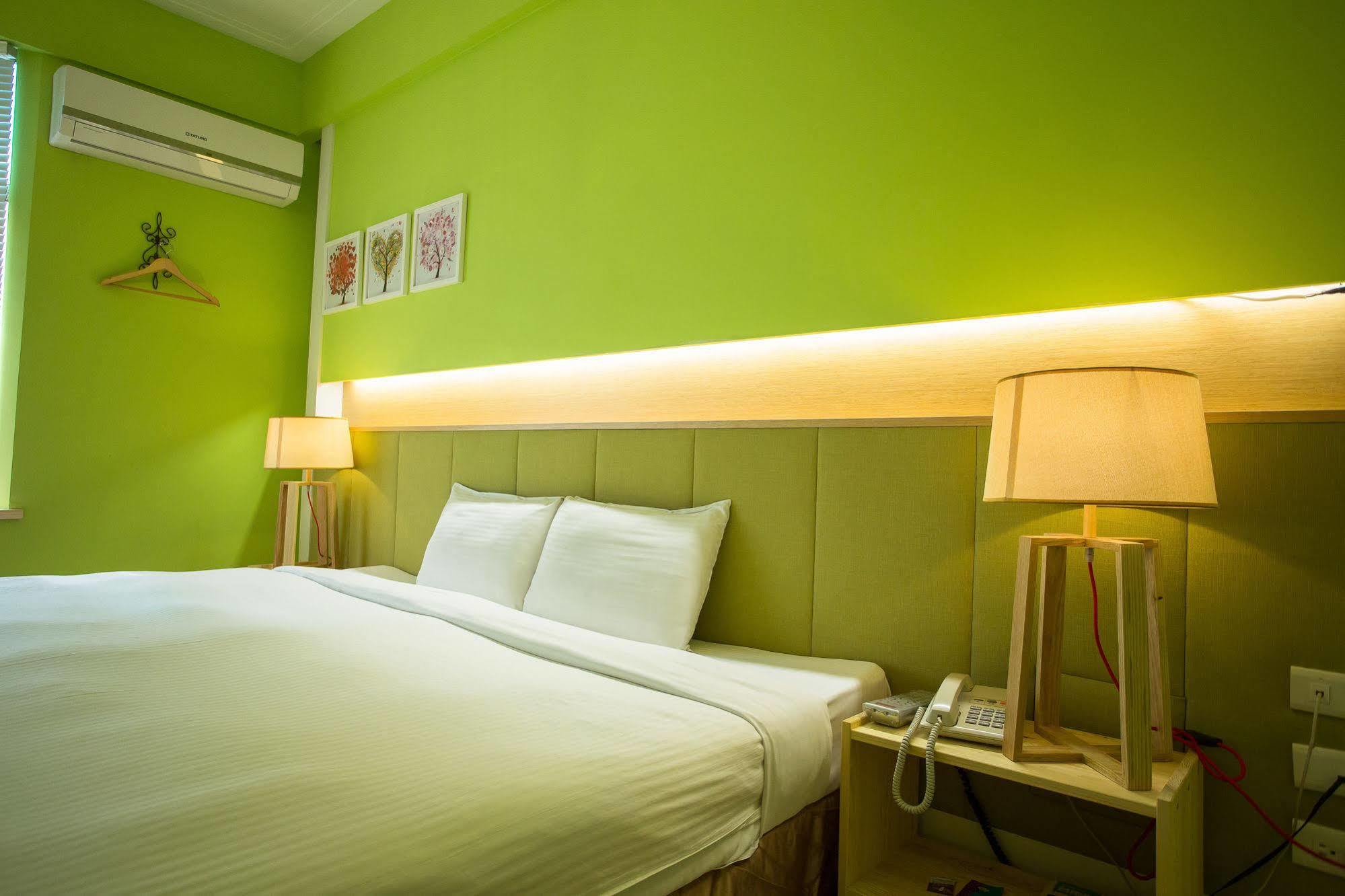 Young Motel Taitung Экстерьер фото